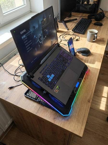 Stand De Racire pentru Laptop BeGenius® cu Suport pentru Telefon, 6 Ventilatoare ultra Silentioase, Cooler La — testimonial 1