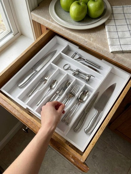 Organizator extensibil pentru tacamuri si ustensile NextWave® – bambus natural lacuit, finisaj negru elegant, — testimonial 1
