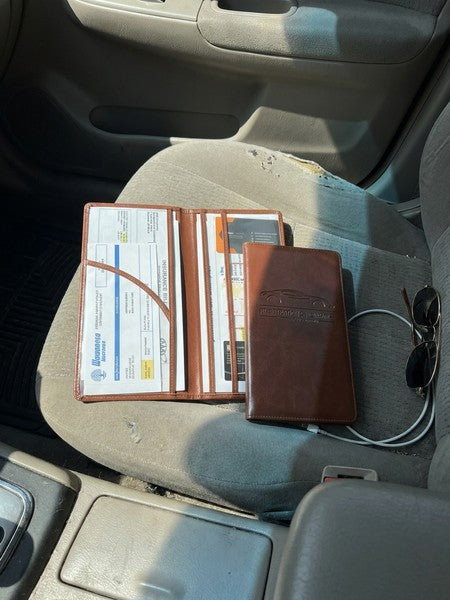 Organizator documente auto NextWave®️, port-document pentru inmatriculare si asigurare, mapa pliabila cu buzu — testimonial 1