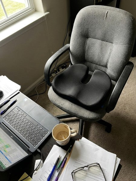 Perna pentru scaun NextWave Spuma cu memorie densa Confort ergonomic pentru birou si masina Negru 46×41×5,6 c — testimonial 1