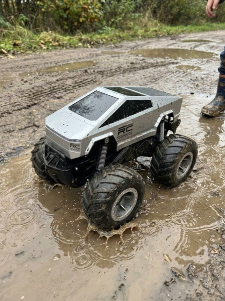 Masina cu telecomanda RC Cybertruck BeGenius®, 4WD Off-Road 1:16, Pentru Toate Tipurile de Teren, 360° Drift, — testimonial 3