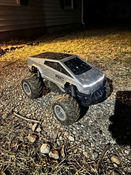 Masina cu telecomanda RC Cybertruck BeGenius®, 4WD Off-Road 1:16, Pentru Toate Tipurile de Teren, 360° Drift, — testimonial 4