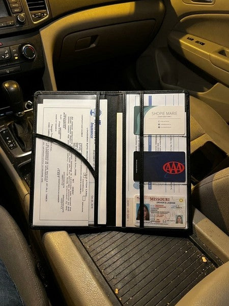 Organizator documente auto NextWave®️, port-document pentru inmatriculare si asigurare, mapa pliabila cu buzu — testimonial 4